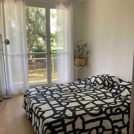 Apartment Flat Air Conditioning 4 People Near Stadium Marseilles
